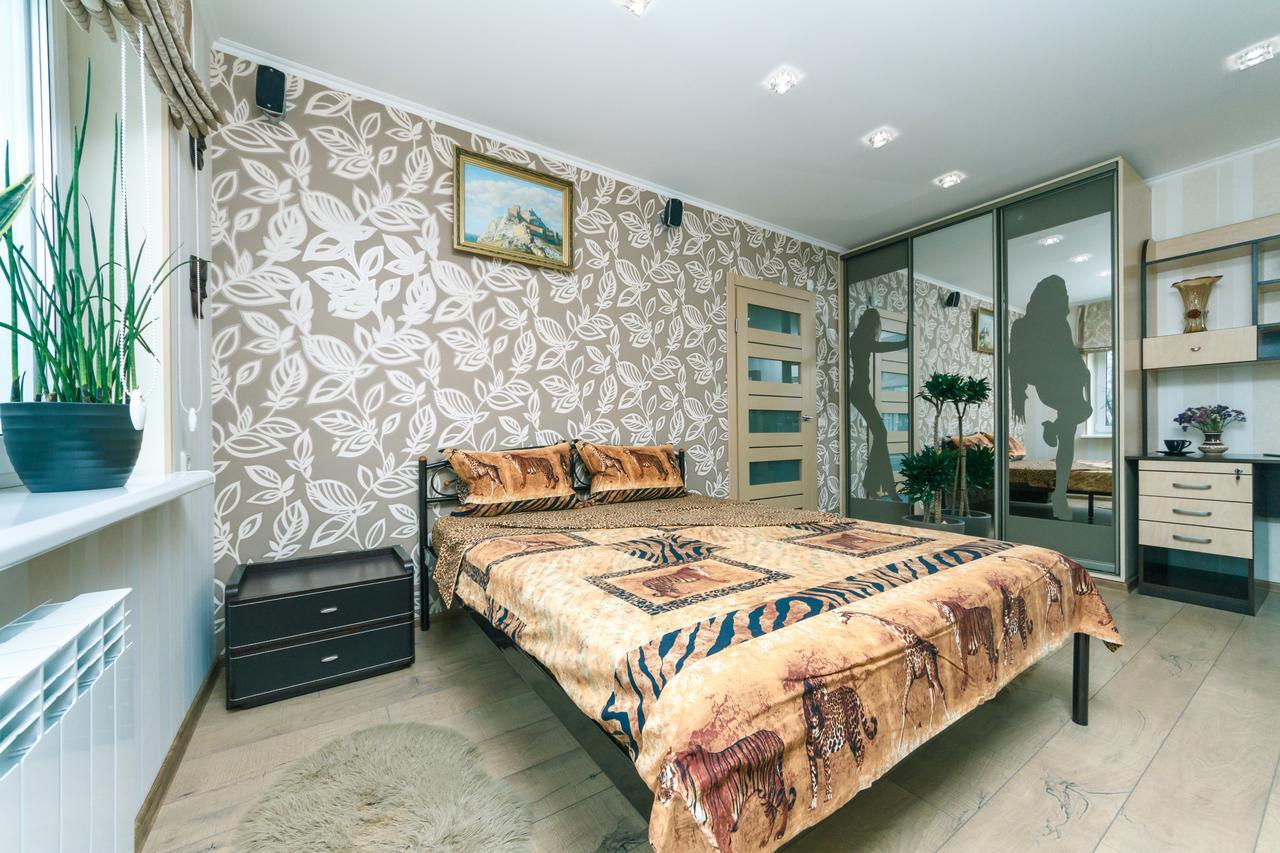 Apartment On Sevastopolska Square Kiev Exterior photo