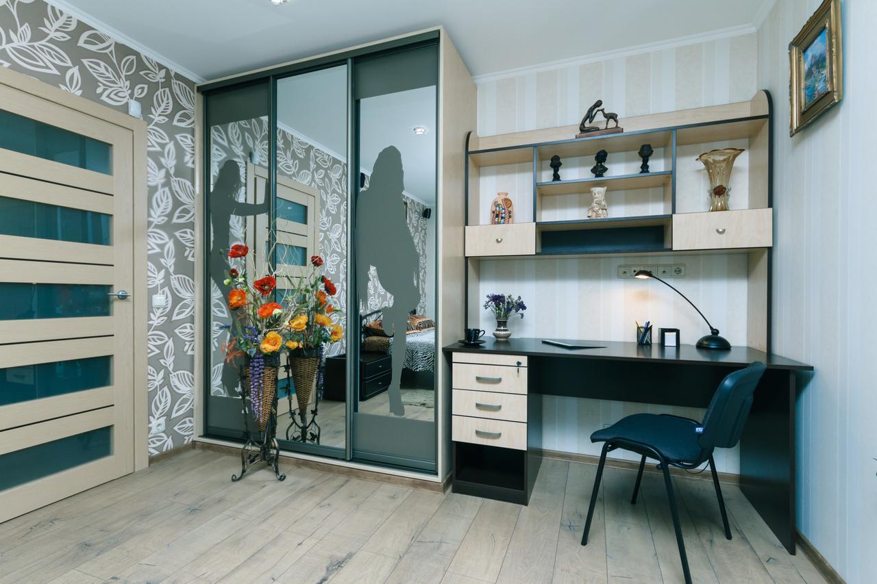 Apartment On Sevastopolska Square Kiev Exterior photo