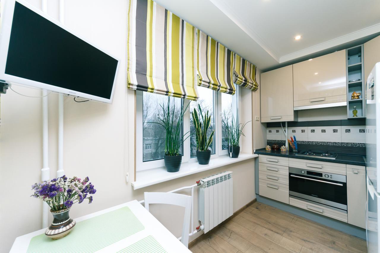 Apartment On Sevastopolska Square Kiev Exterior photo